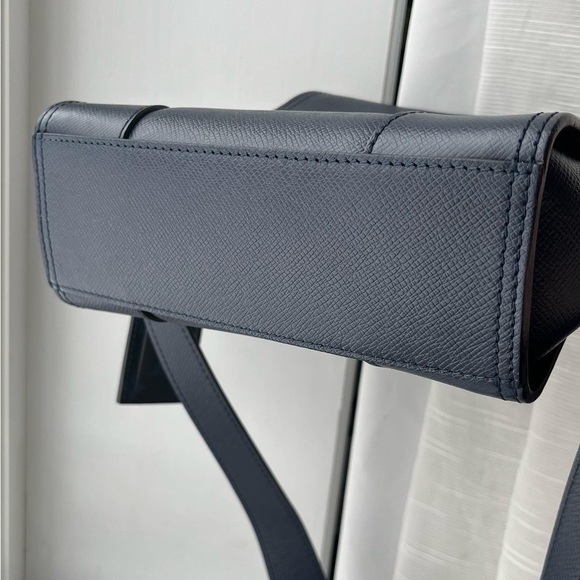 Louis Vuitton Nikolai Messenger - Picture 14 of 14